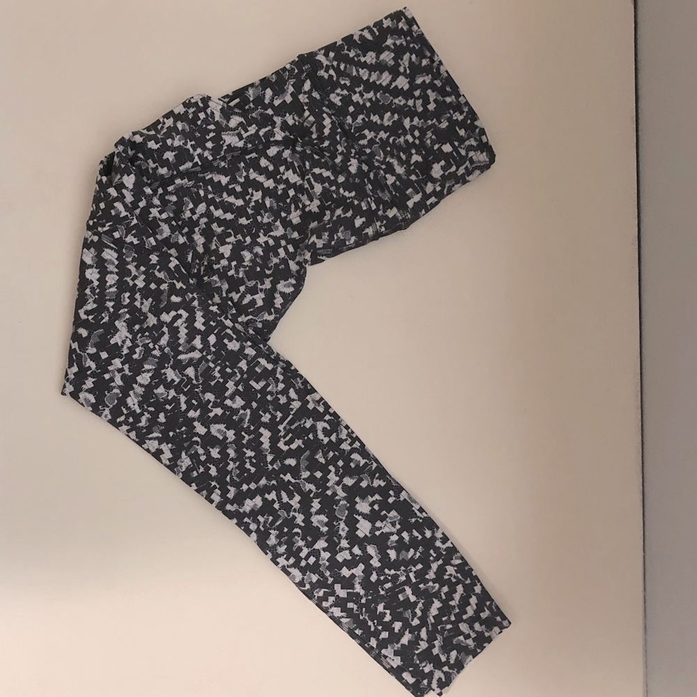 Lululemon grey and white leggings